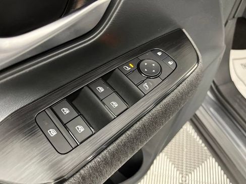 Used 2026 Nissan Kicks SV FWD image 33