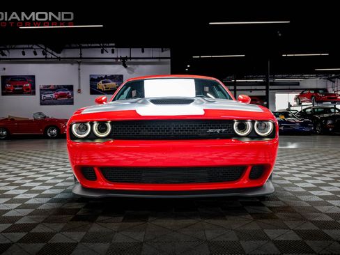 Used 2015 Dodge Challenger SRT Hellcat RWD image 35