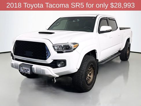 Used 2018 Toyota Tacoma SR5 AWD/4WD image 3