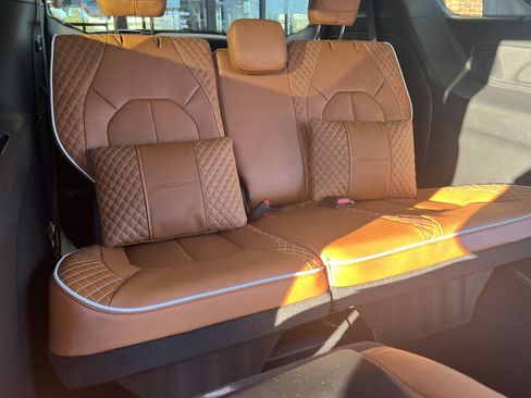 New 2026 Chrysler Pacifica Pinnacle image 10