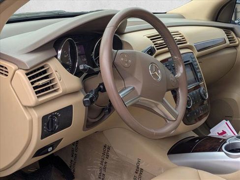 Used 2010 Mercedes-Benz R 350 4MATIC image 9