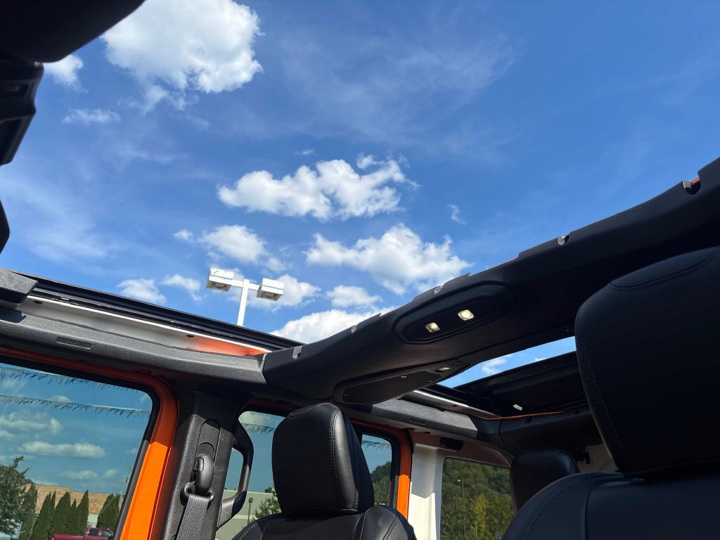 Used 2025 Jeep Wrangler Unlimited Rubicon 392 AWD/4WD image 20