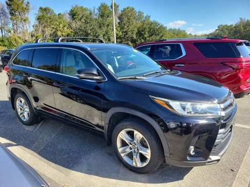Used 2019 Toyota Highlander Limited Platinum image 3