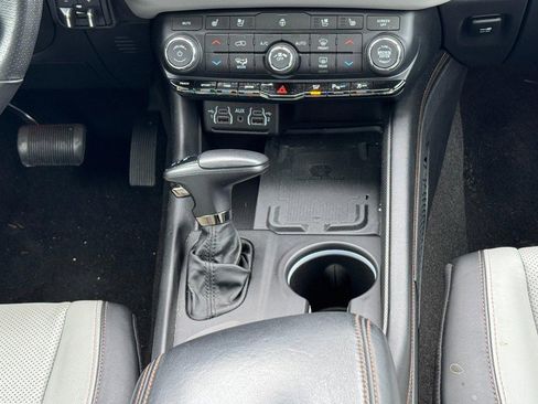 Used 2022 Dodge Durango R/T w/ Tow 'N Go Package AWD/4WD image 18