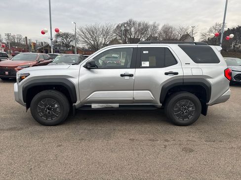 New 2025 Toyota 4Runner SR5 image 4