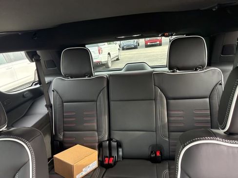 Used 2025 GMC Yukon AT4 Ultimate w/ LPO, Floor Liner Package AWD/4WD image 14