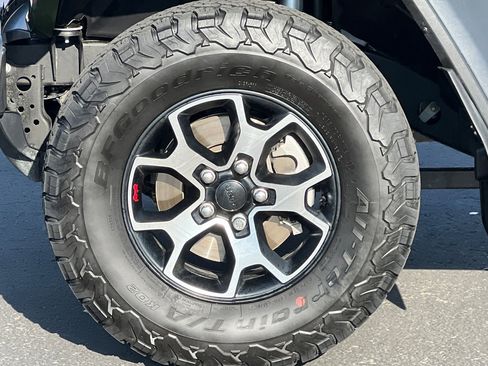 Used 2021 Jeep Wrangler Rubicon w/ Cold Weather Group image 28