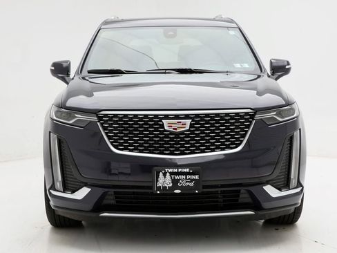 Used 2025 Cadillac XT6 Premium Luxury image 4
