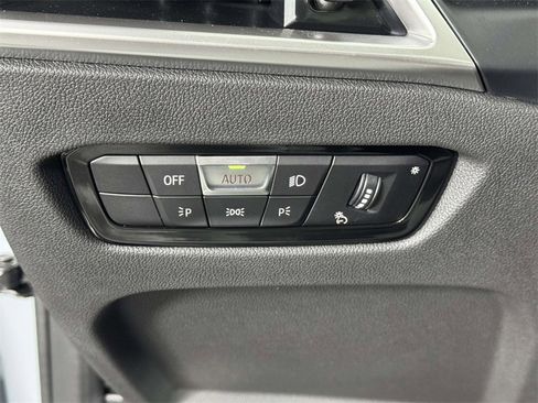 Used 2025 BMW M2 image 19