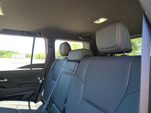 Used 2024 Lexus GX 550 AWD/4WD image 17