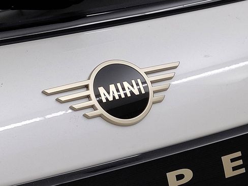 New 2026 MINI Cooper 2-Door Hardtop image 9