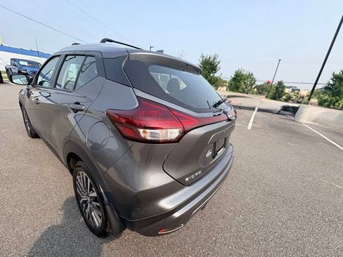 Used 2024 Nissan Kicks SV w/ Interior Electronics Package FWD image 4