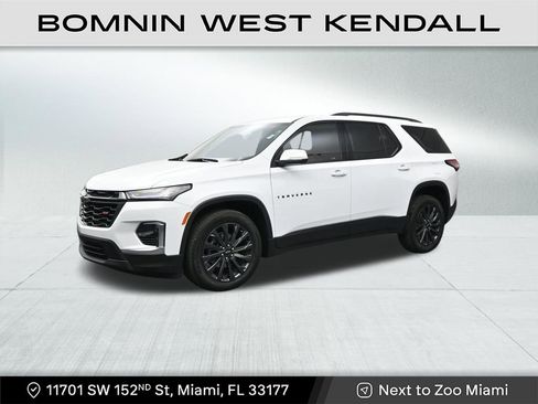 Used 2023 Chevrolet Traverse RS image 1