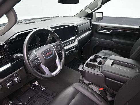 Used 2025 GMC Sierra 1500 SLT AWD/4WD image 21