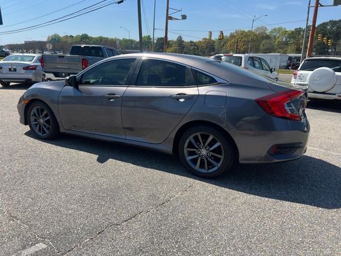 Used 2019 Honda Civic EX image 18