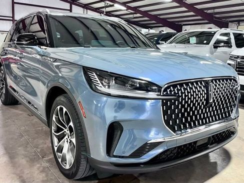 Used 2025 Lincoln Aviator Reserve w/ Illumination Package RWD image 1