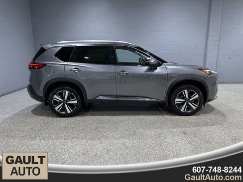 Used 2023 Nissan Rogue Platinum w/ Platinum Premium Package AWD/4WD image 2