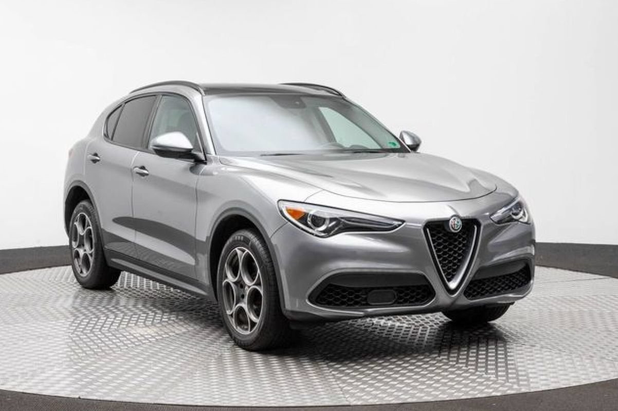 Used 2018 Alfa Romeo Stelvio Sport w/ Quick Order Package 22J Sport AWD/4WD image 4