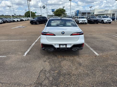Used 2024 BMW 760i xDrive w/ Executive Package image 6