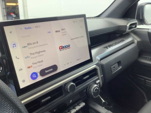 Used 2024 Toyota Tacoma TRD Off-Road image 17