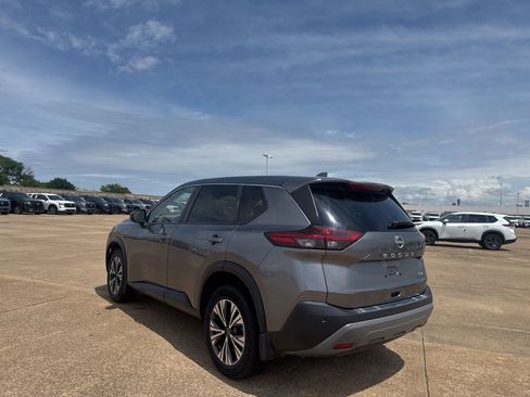 Certified 2023 Nissan Rogue SV FWD image 14