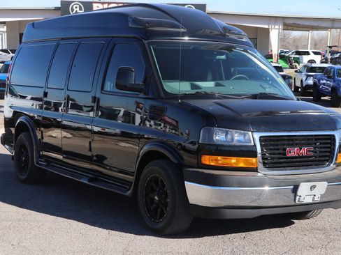 Used 2020 GMC Savana 2500 w/ Enhanced Convenience Package image 1