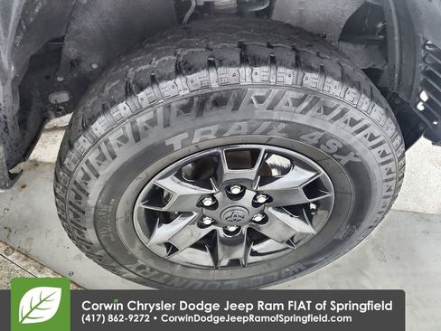 Used 2014 Toyota Tacoma PreRunner image 32