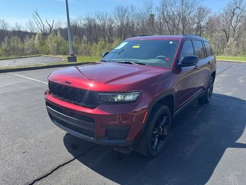 Used 2023 Jeep Grand Cherokee L Laredo image 7