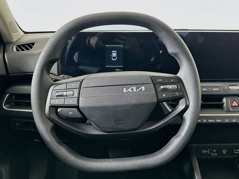 Used 2025 Kia K4 LXS image 18