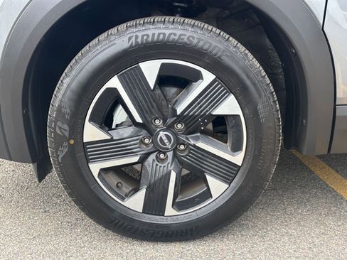 Used 2025 Nissan Kicks SV image 25