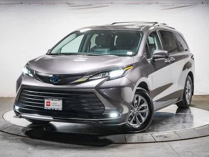 Certified 2021 Toyota Sienna XLE