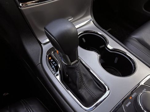 Used 2019 Jeep Grand Cherokee Limited image 24