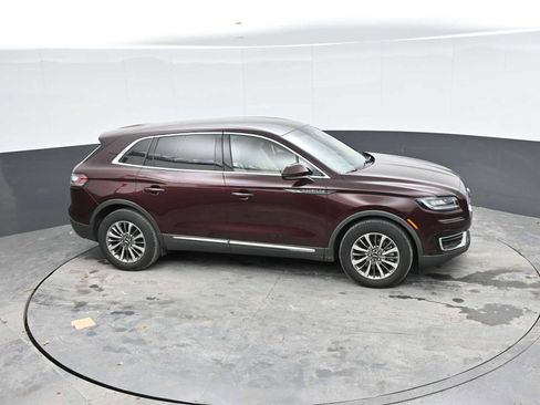 Used 2019 Lincoln Nautilus Select AWD/4WD image 19