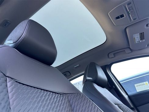 New 2026 Nissan Leaf Platinum+ w/ Cargo Package (Platinum+) image 13