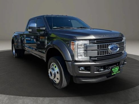 Used 2017 Ford F450 Platinum w/ Platinum Ultimate Package AWD/4WD image 4