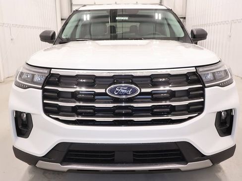 New 2026 Ford Explorer Active w/ Active Comfort Package image 4