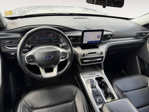 Used 2023 Ford Explorer XLT w/ Equipment Group 202A image 15