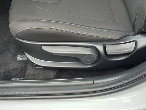 Certified 2025 Hyundai Elantra Sport FWD image 13