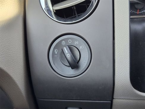 Used 2013 Ford Expedition EL XLT w/ Leather Seating Pkg image 20