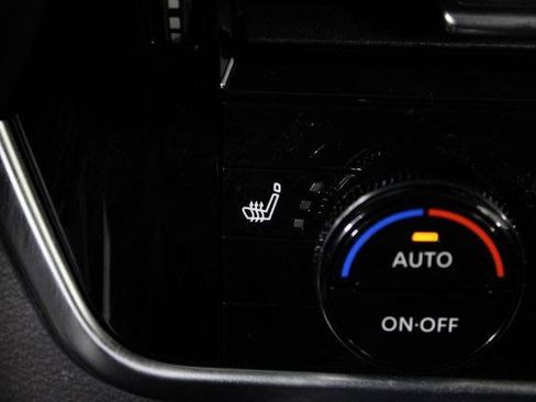 Certified 2025 Nissan Rogue Platinum FWD image 27
