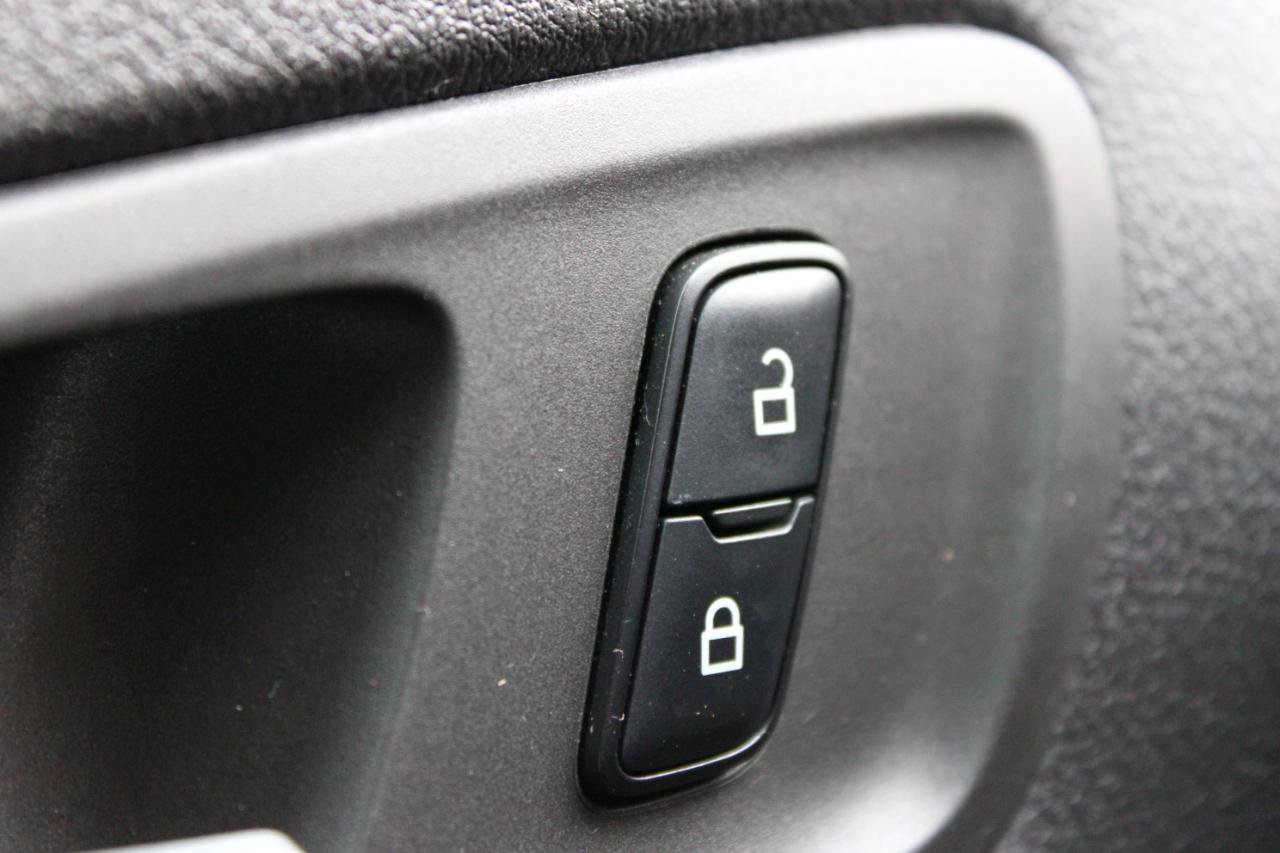 Used 2015 Ford Transit Connect XLT FWD image 15