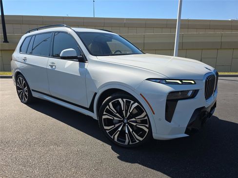 Certified 2023 BMW X7 xDrive40i w/ Executive Package image 27