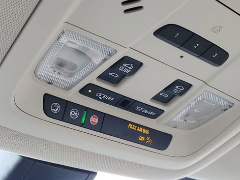 Used 2022 GMC Acadia Denali w/ Denali Ultimate Package image 29