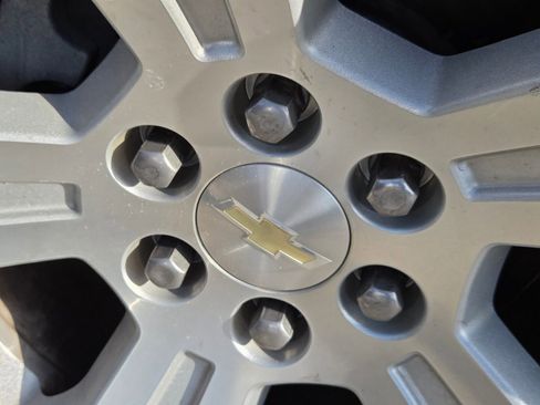 Used 2018 Chevrolet Silverado 1500 LT w/ All Star Edition image 17