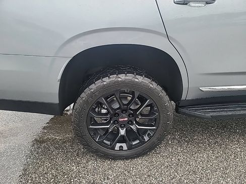 Used 2025 GMC Yukon Elevation AWD/4WD image 9