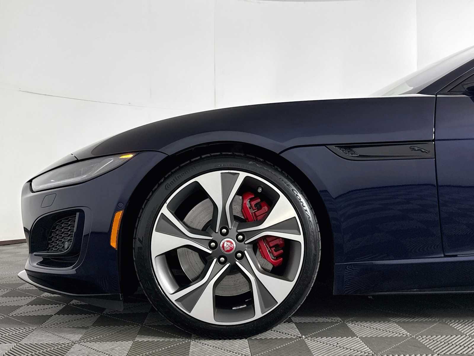 Used 2023 Jaguar F-TYPE R-Dynamic AWD/4WD image 24