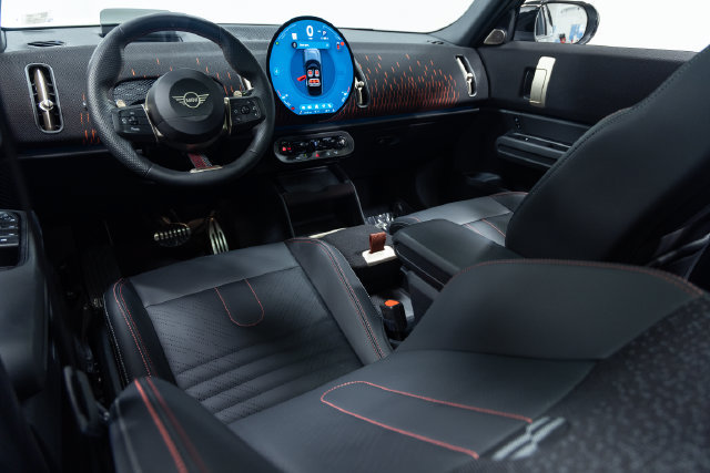Certified 2025 MINI Cooper Countryman John Cooper Works w/ Comfort Package Max AWD/4WD image 19