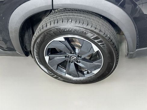 Used 2025 Nissan Rogue SV image 11