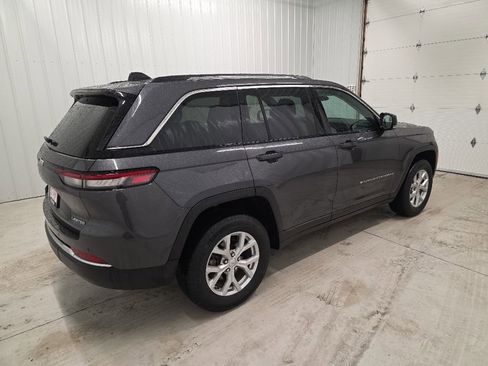 Used 2024 Jeep Grand Cherokee Limited AWD/4WD image 6