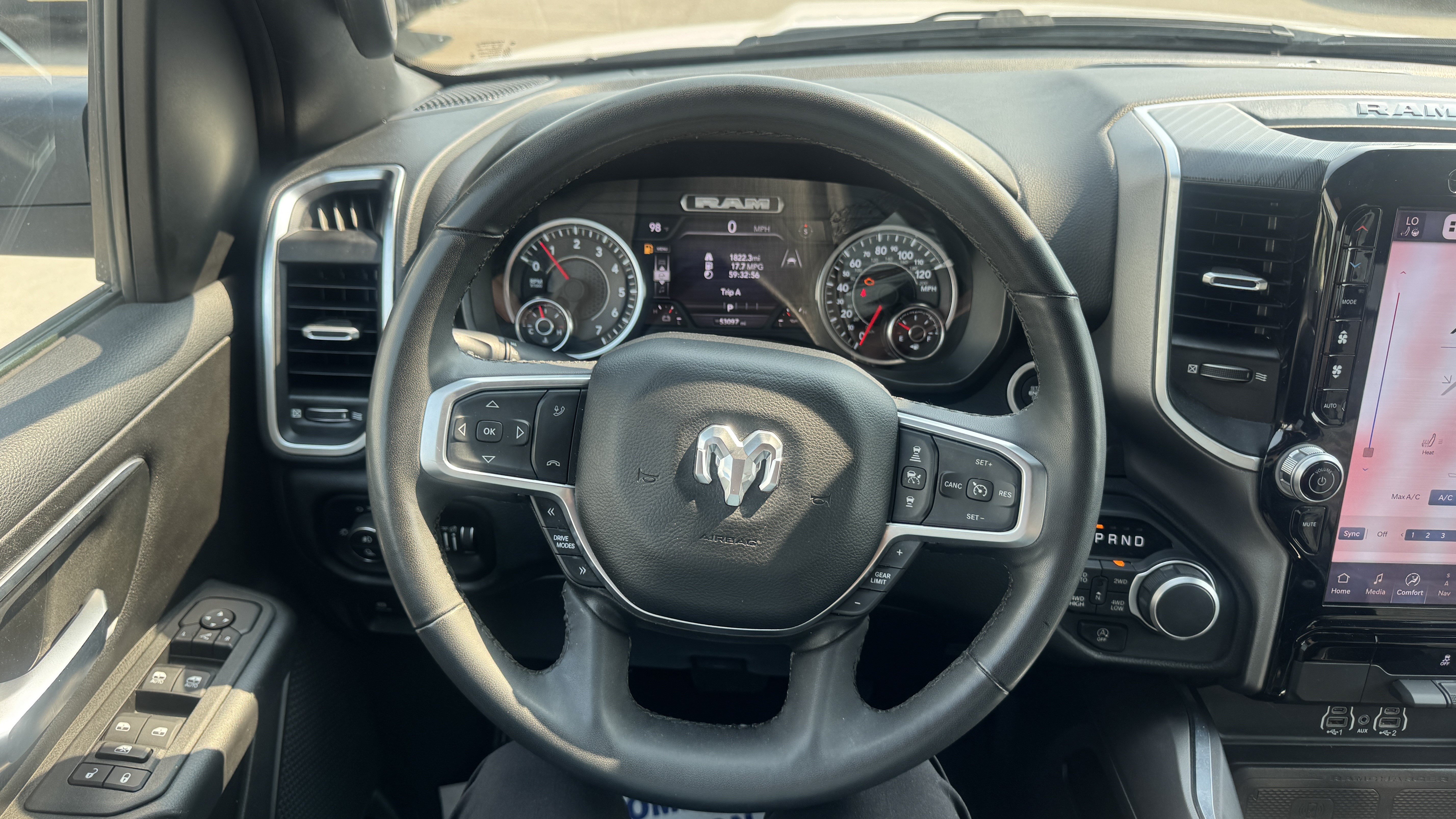 Used 2025 RAM 1500 Big Horn AWD/4WD image 8
